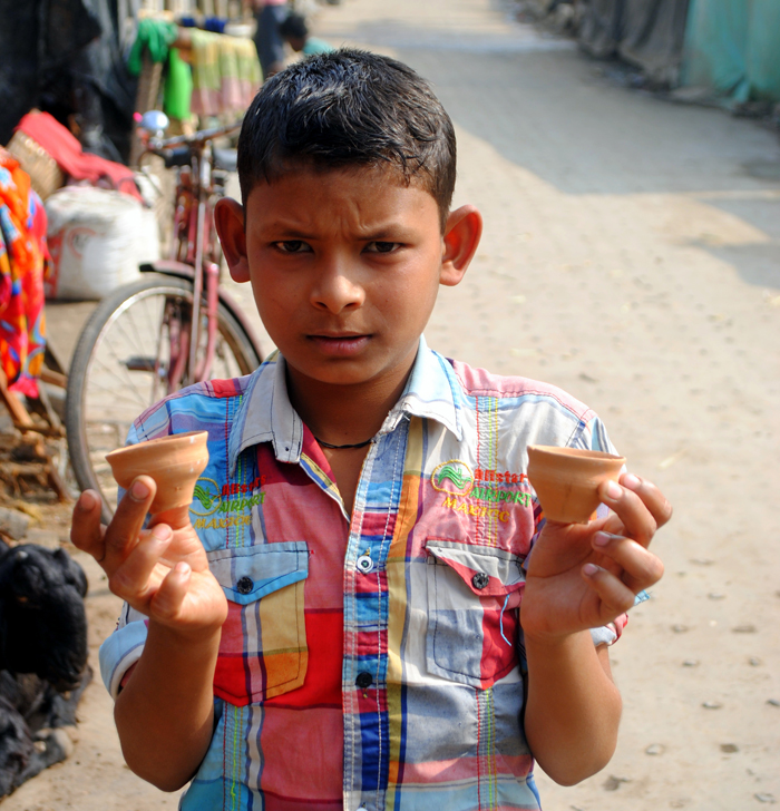 Kolkata's age old tradition of 'bhar' clay cups of tea