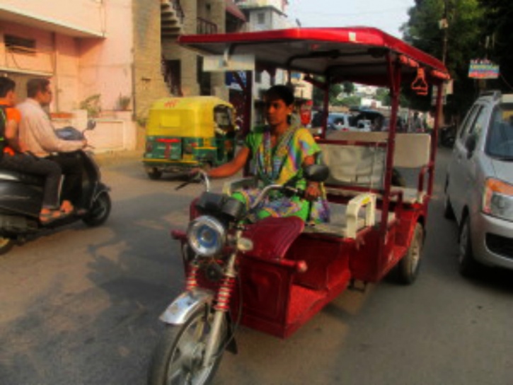 Pink Auto Rickshawq