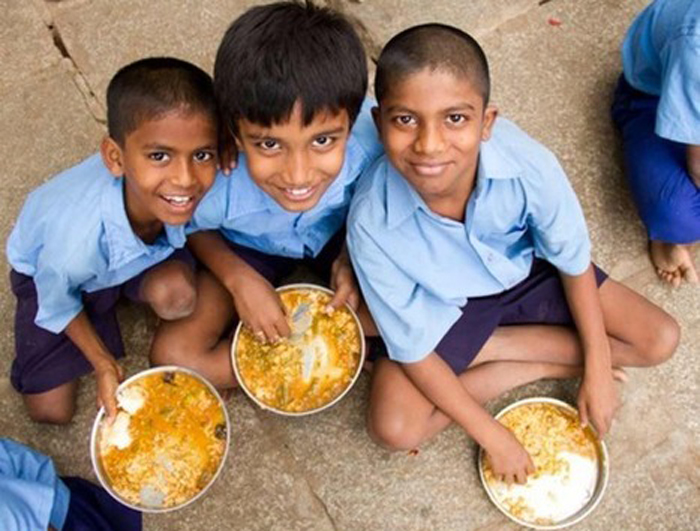 An IIT Graduate Who Is Providing Mid-Day Meal To School Children 