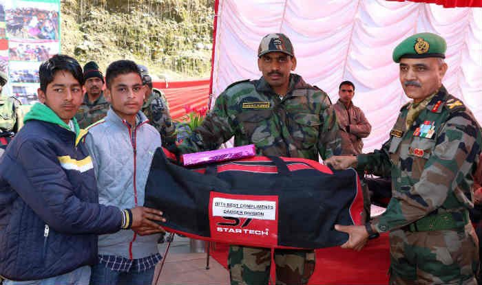 Army organises free tuition for needy Kashmiri students