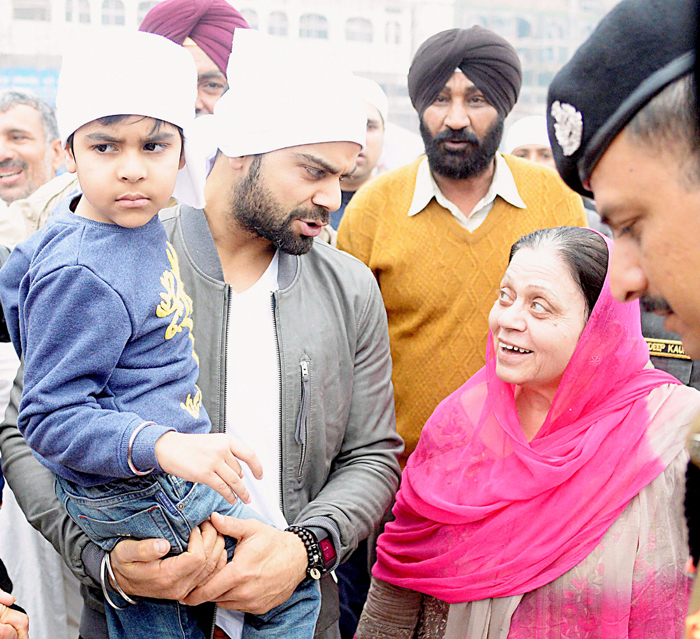 Kohli at the Golden Temple with family