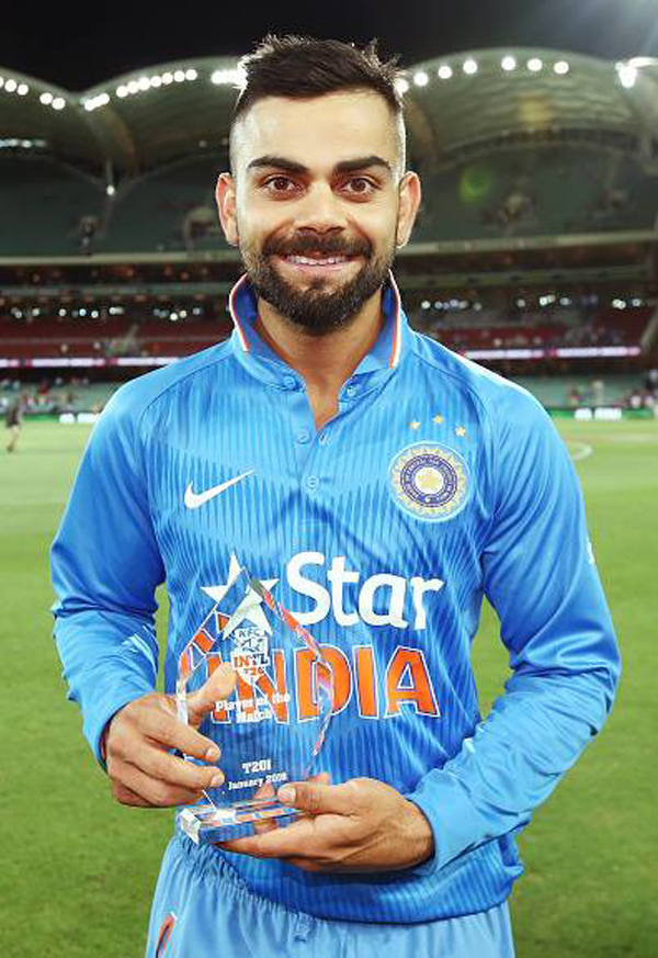 Kohli with the Man of the Series trophy