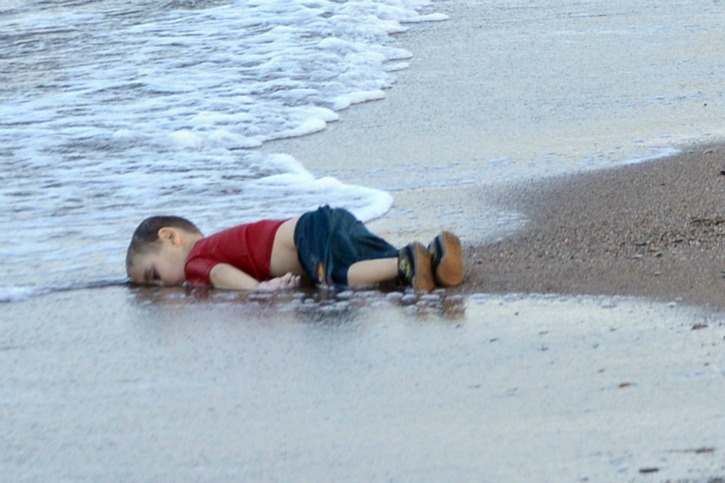New Charlie Hebdo Cartoon Suggests Drowned Syrian Boy Aylan Kurdi Would Have Become Sexual Attacker