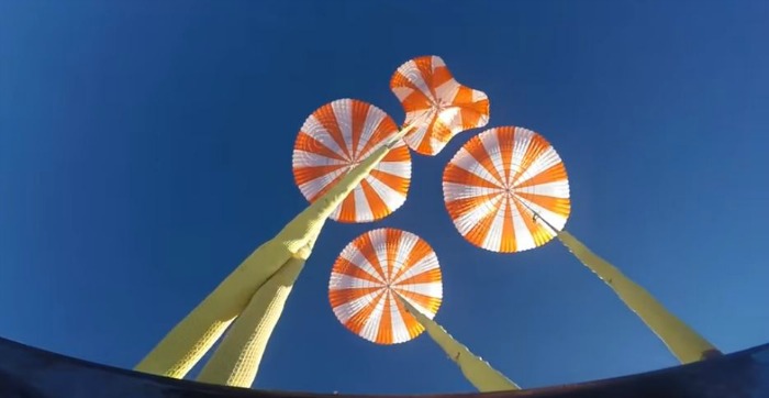 SpaceX parachutes