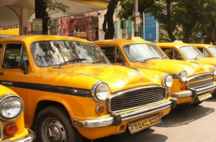 Honest Kolkata Cab Driver Who Returned Rs 6 Lakhs Left By Passenger 
