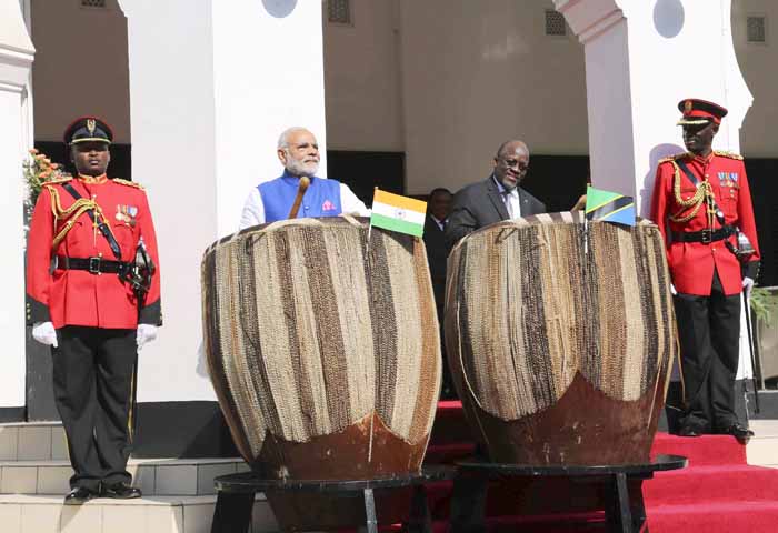 Check Out Modi Going Wild On Tanzanian Drums!