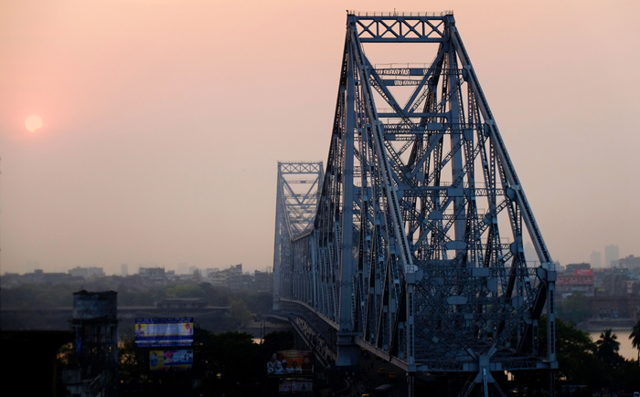Minutes Before She Jumped, Cop Talks Woman Out Of Suicide From Howrah Bridge