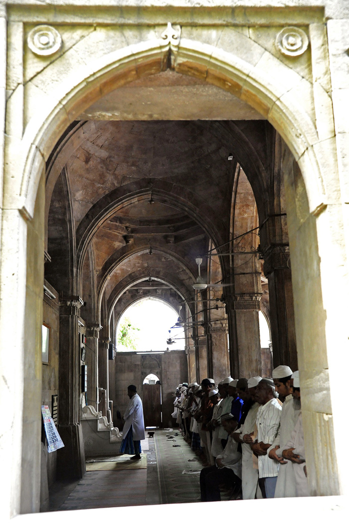Made By A Pandit, This Mosque Is Today Cared For By Hindus!
