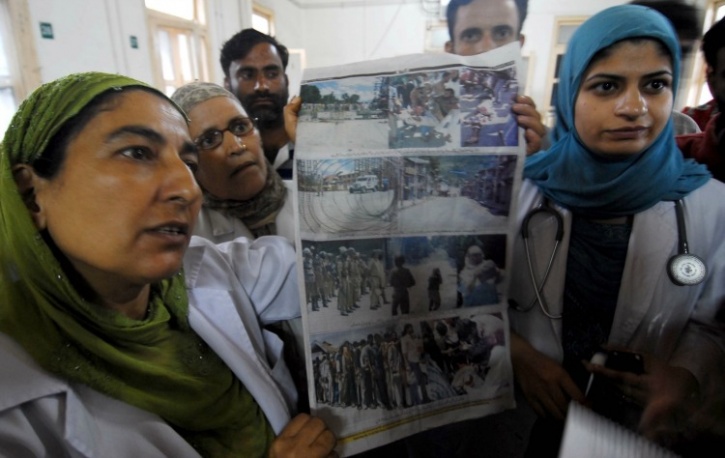 Doctors protest against CRPF in Kashmir