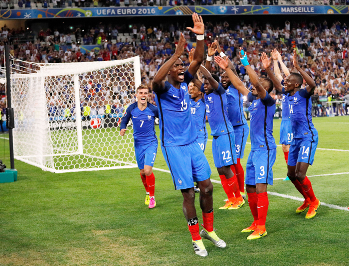 Euro 2016: This Is How France Is Rejoicing It's Historic Football Win 