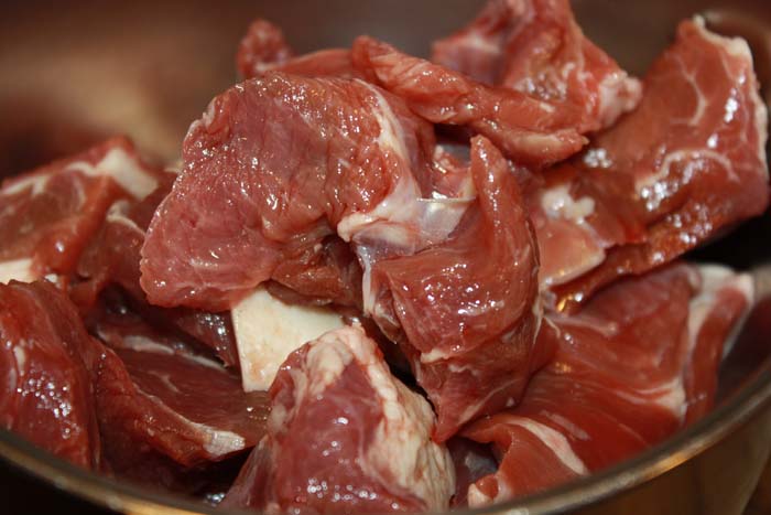 Mutton remains fresh for 6 hours without refrigeration, and up to 2 days with refrigeration