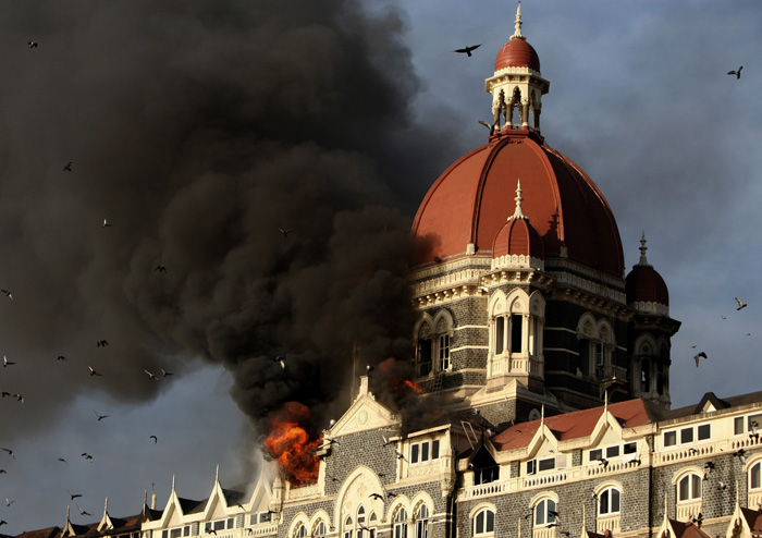Here Is The Story of  Unsung Hero And US Marine Ravi Dharnidharka who saved 157 Lives In Taj Hotel On 26/11