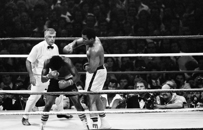 27 Classic Pictures Of Muhammad Ali That Make Him The Legend He Will ...