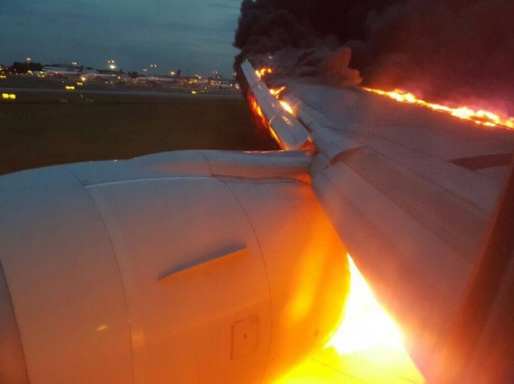 Singapore Airlines Plane Catches Fire