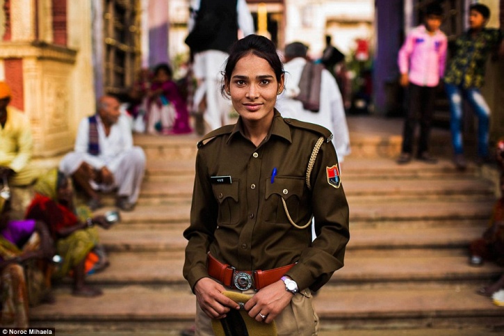 Policewoman 