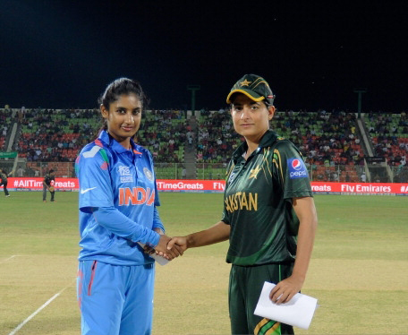 Mithali with Pak captain Sana Mir