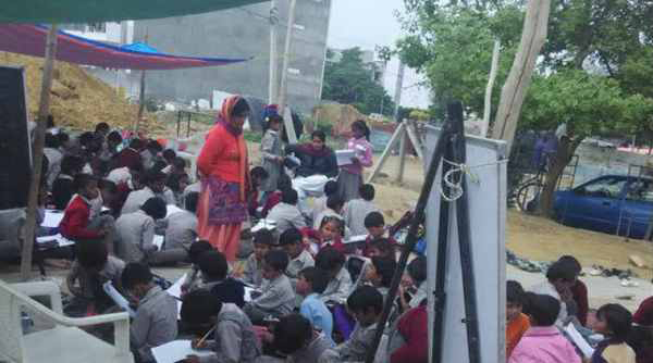 70-Yr-Old Engineer Teaches Poor Children In Makeshift Tents