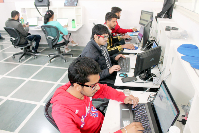 Companies Should Define Their Hiring Policy, IIMs Demand After Flipkart, Other Startups Backtrack From Placements 