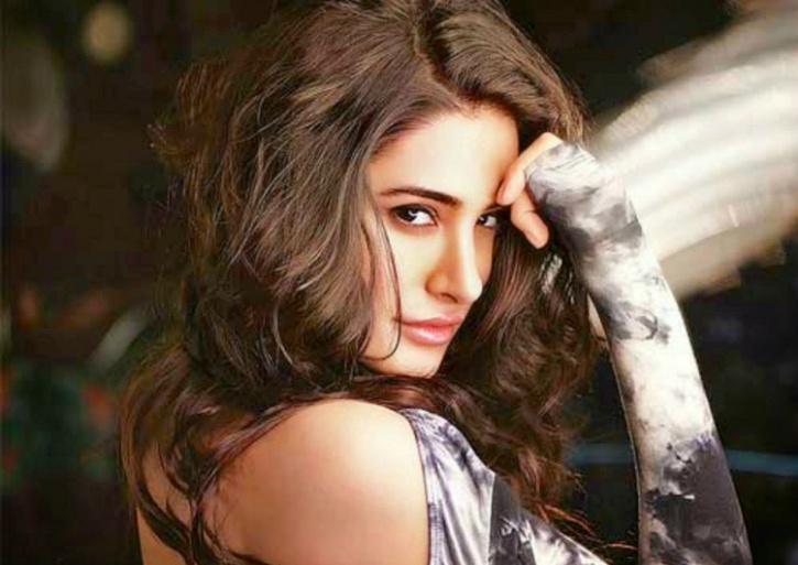 Oh No Nargis Fakhri Takes Off To Ny After Uday Chopra Cancels Wedding