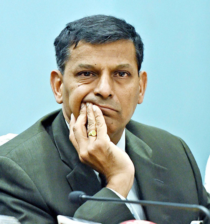  After Swamy’s ‘Mentally not Indian’ Jibe on Rajan, jaitley tries to douse the fire