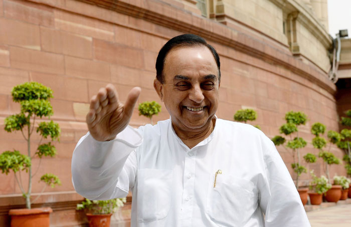  After Swamy’s ‘Mentally not Indian’ Jibe on Rajan, jaitley tries to douse the fire