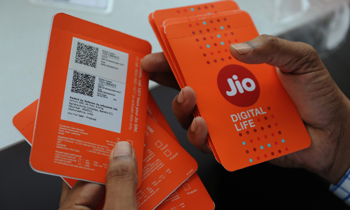 Jio Files Complaint Against Idea, Airtel And Vodafone For Ganging Up