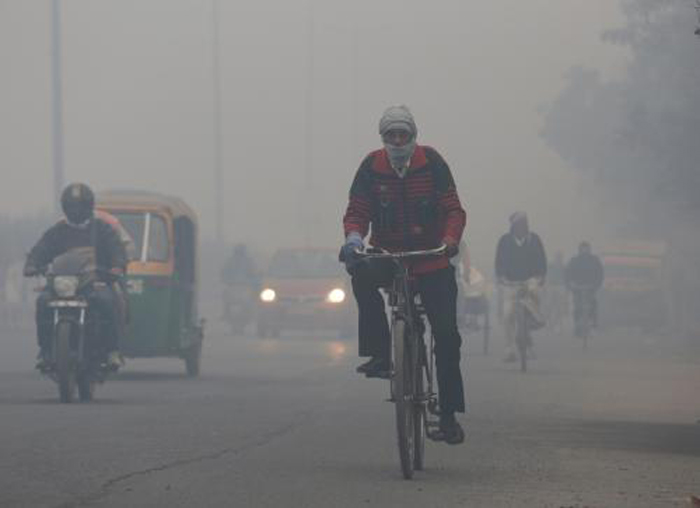 Beware! Delhi Sees 70 Percent Rise in Pollution-Related Ailments As Smog Continues To Blanket City, Children And Elderly Shouldn’t Venture Early Morning, At Dusk
