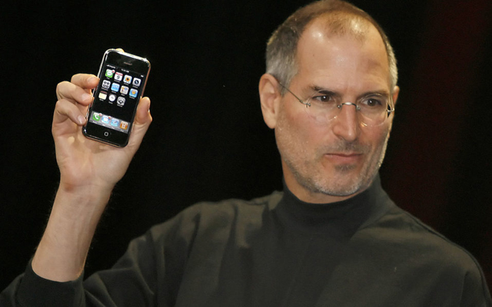 Apple Still a Star Without Steve Jobs 