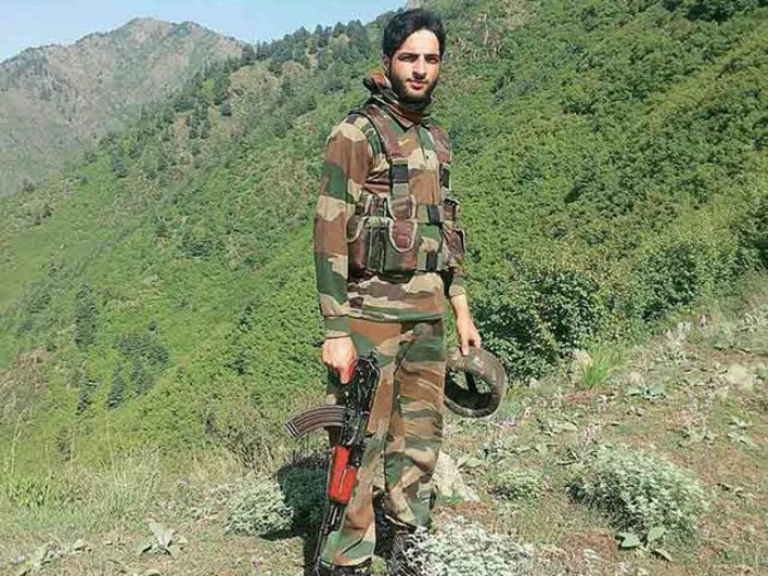 This Kashmiri Engineer Is Proud To Join The Indian Army As A Lieutenant