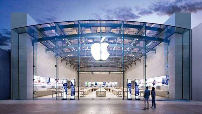 Apple Still a Star Without Steve Jobs
