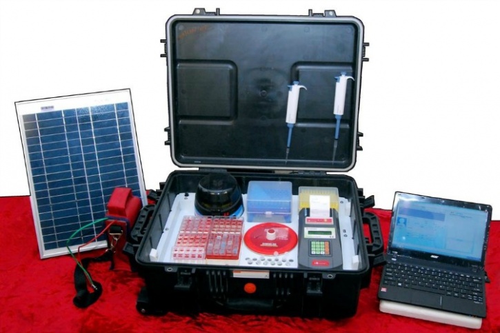 Portable diagnostic lab