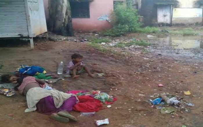 Jharkhand Dalit Woman Delivers On Roadside