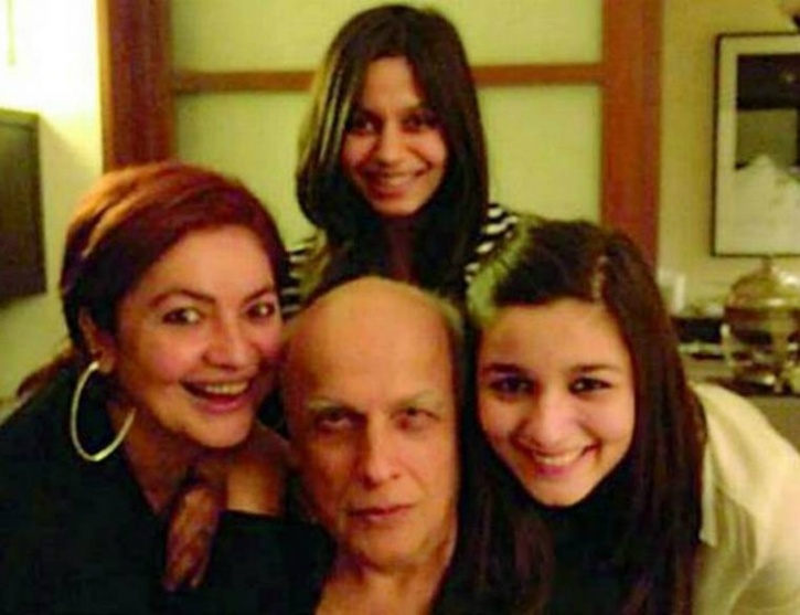 Mahesh Bhatt with his daughters 