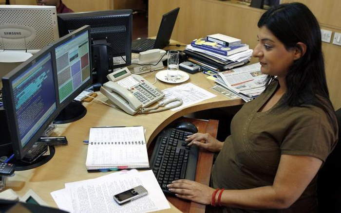 TN Govt Employees Now Will Have 9 Months Of Maternity Leave!