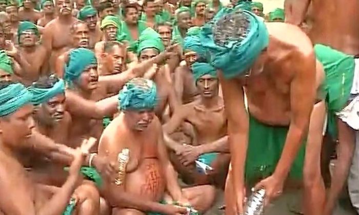 Tamil Nadu Farmers Drink Urine As Protest 