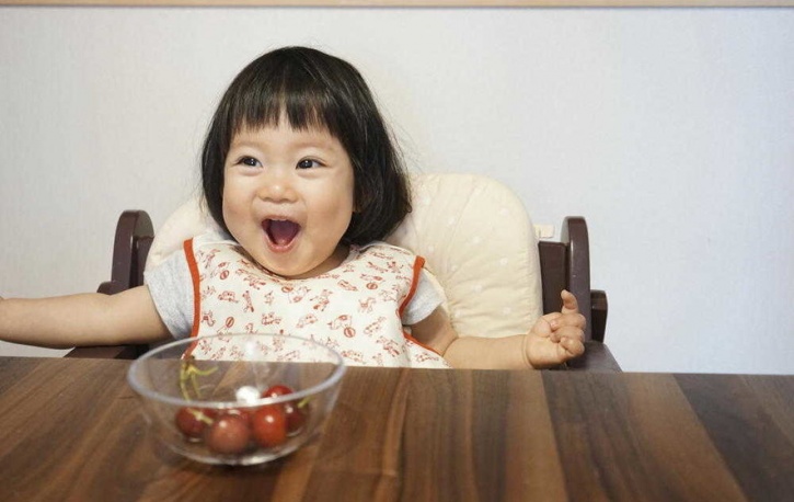 japanese kids eating