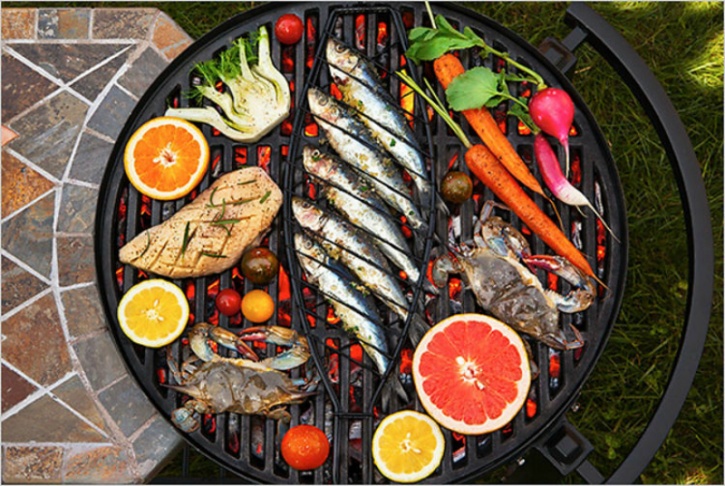 Grilling meat has long been associated with caner because of the chemical compounds that change inside the meat. In fact, regular consumption of grilled meat can cause DNA changes in your body that could lead to cancer.  What to do? You don