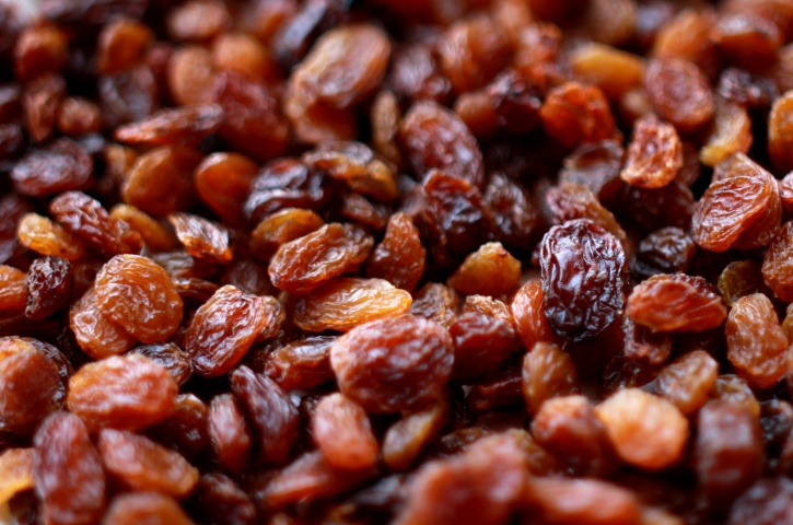 Raisins These easily accessible fruit is one of the most potent fruit sources of iron, with around 1.6 milligrams of iron in it. Raisins can be mixed with almonds, cashews and pistachios or mixed with sweet dishes. 