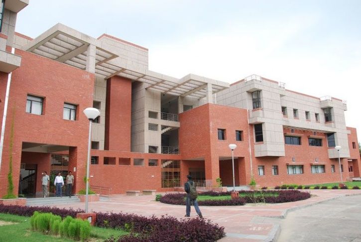 Hundreds At IIT Kanpur Use Drugs