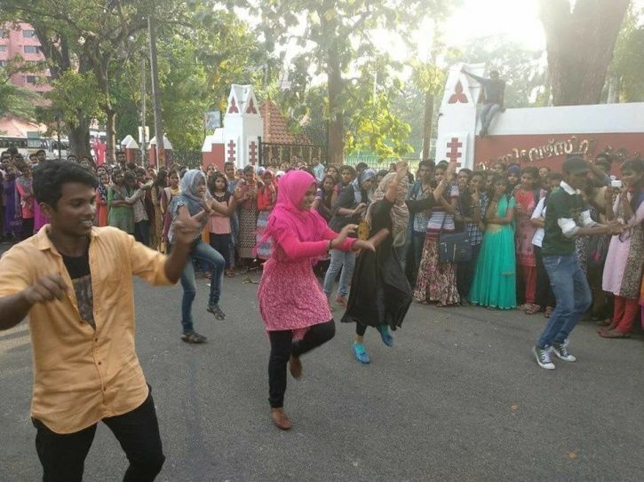  Kerala Malappuram Muslim Girls Flash Mob 