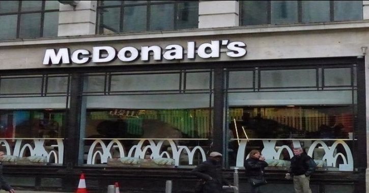 McDonalds stops hijab woman enter