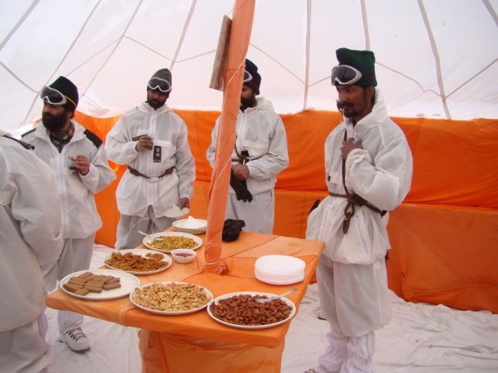 indian-soldiers-at-high-altitude-are-served-tasteless-unappealing-food