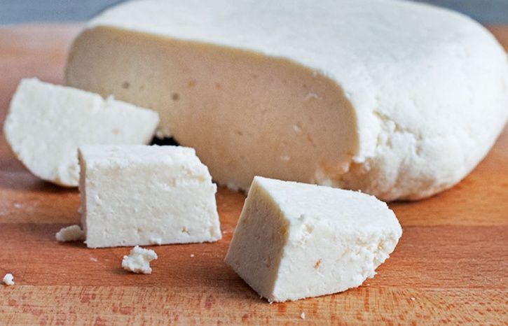 Although ricotta cheese has protein it also comes with a ton of fat (about 14 grams). Swapping ricotta with cottage cheese (paneer) gives you the same amount fat with fewer calories and much lesser fat. 