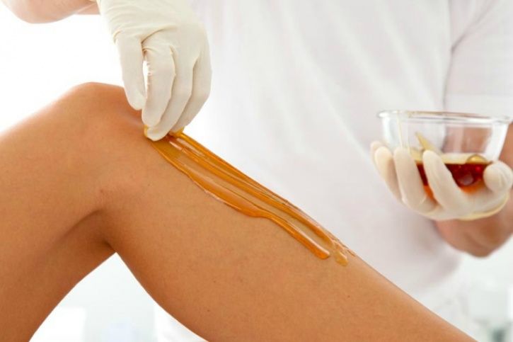 Unlike natural hair-removal techniques sugaring uses a specialised gel paste that is made from sugar, lemon, and hot water and nothing else. Traditional waxing on the other hand uses a hot liquid that can lead to scarring and sometimes even accidental burns. 