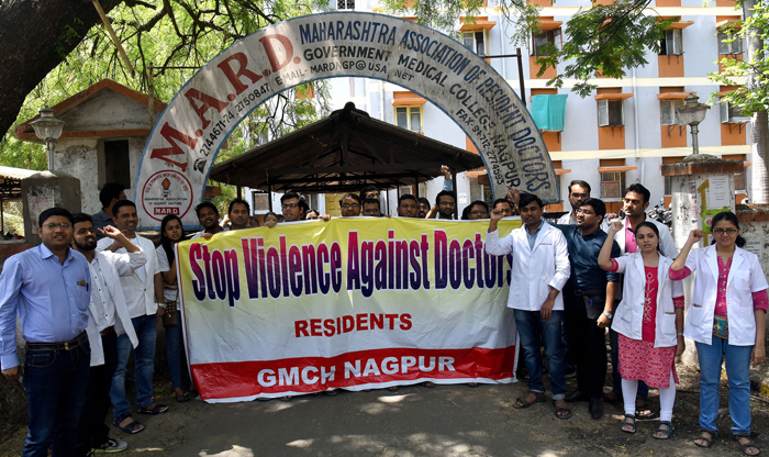 Doctors Protest Mumbai