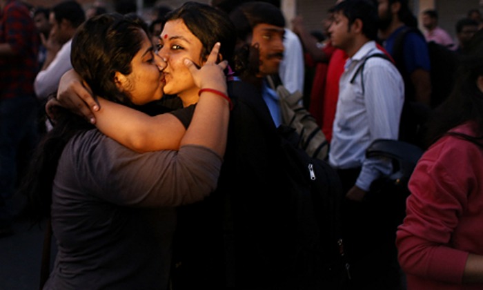 Kiss Of Love 20 Activists Relaunch Protest Against Shiv Sena For