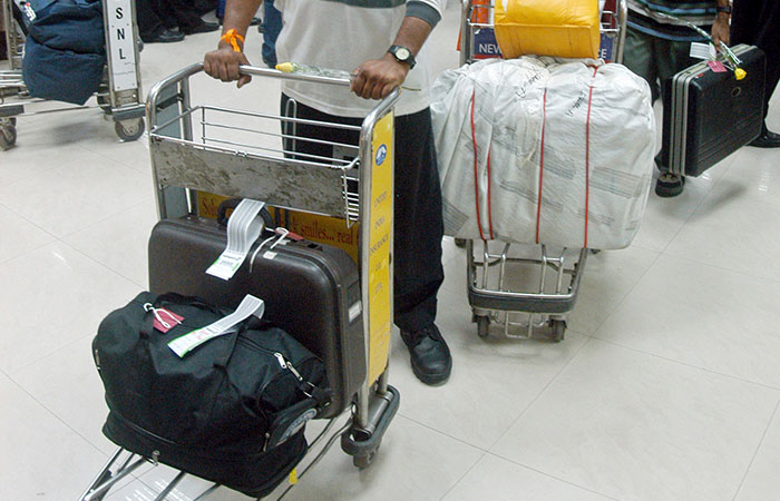 handbag airport