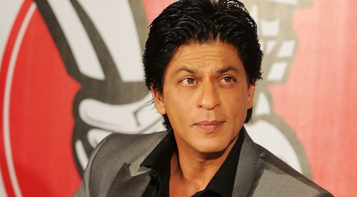 SRK Rushes Photographer To A Hospital Who Jumped In Front Of The Actor