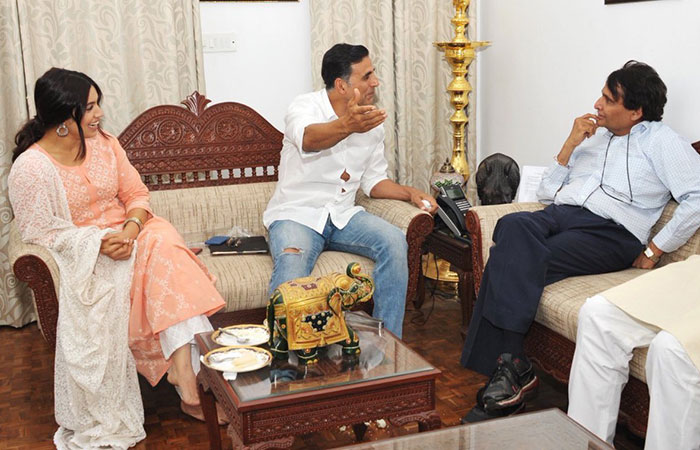 Suresh Prabhu Meets Akshay Kumar