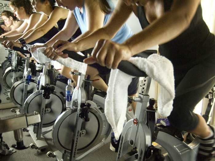 The American Council on Exercise (ACE) states that a standard cycling class keeps your heart rate 75 to 95 per cent of your maximum heart rate and can burn anywhere up to 400 to 600 calories